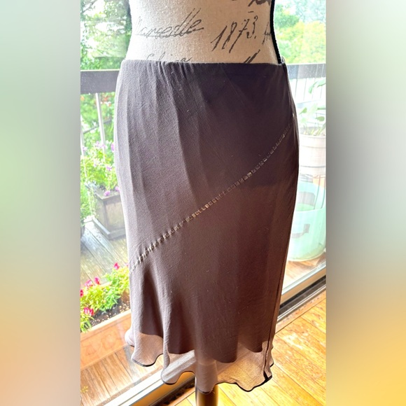 Double Layered Pure Silk Skirt with Sequin Accents
Medium
Max Studio Leon Max - Picture 5 of 9